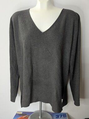 Splendid Ladies long sleeve V-neck top